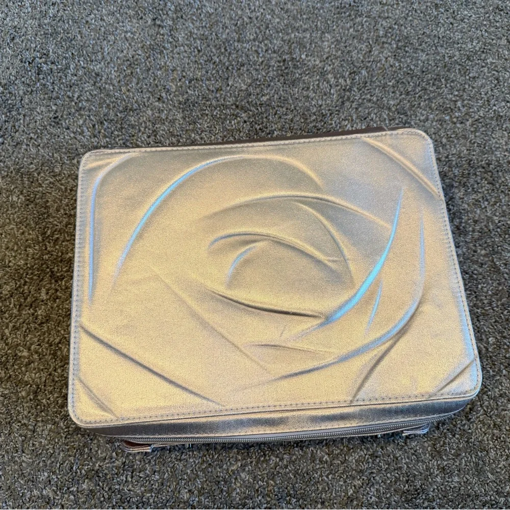 Lancôme Gold Textured organization container